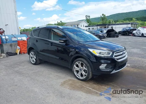 2019 Ford Escape Titanium z USA, uszkodzony, nr VIN 1FMCU9J95KUA09190